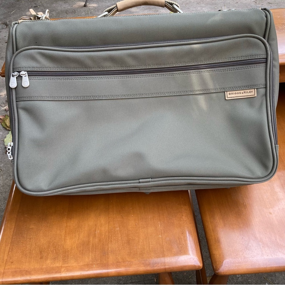 NWT Briggs & Riley Carry On Crossbody Luggage and Laptop in One Gorgeous!